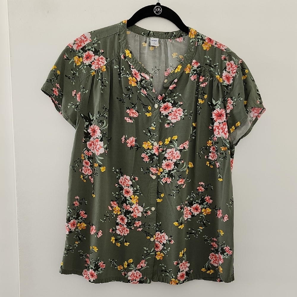 Old Navy Green Floral Button Down Top